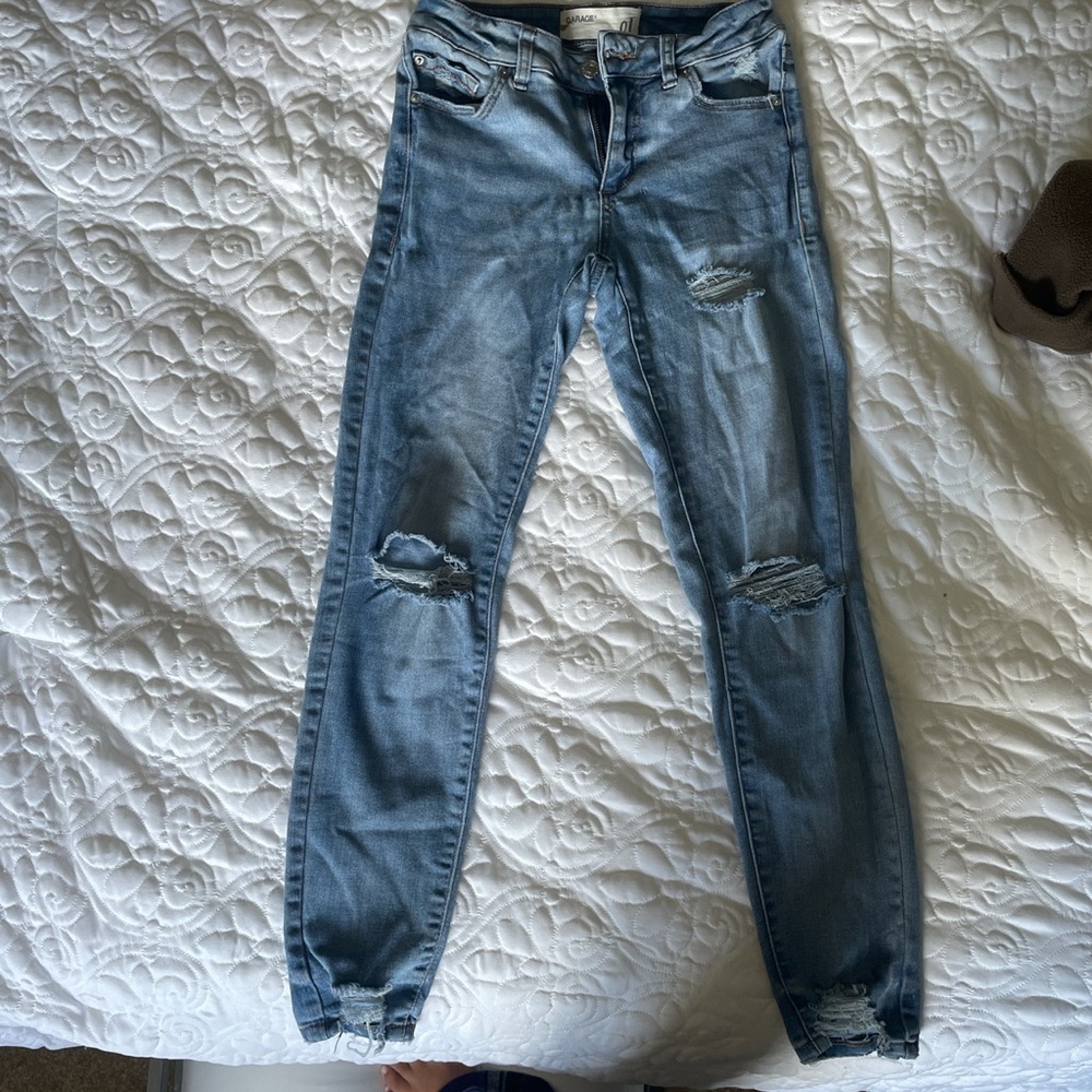 GARAGE light blue ripped jeans